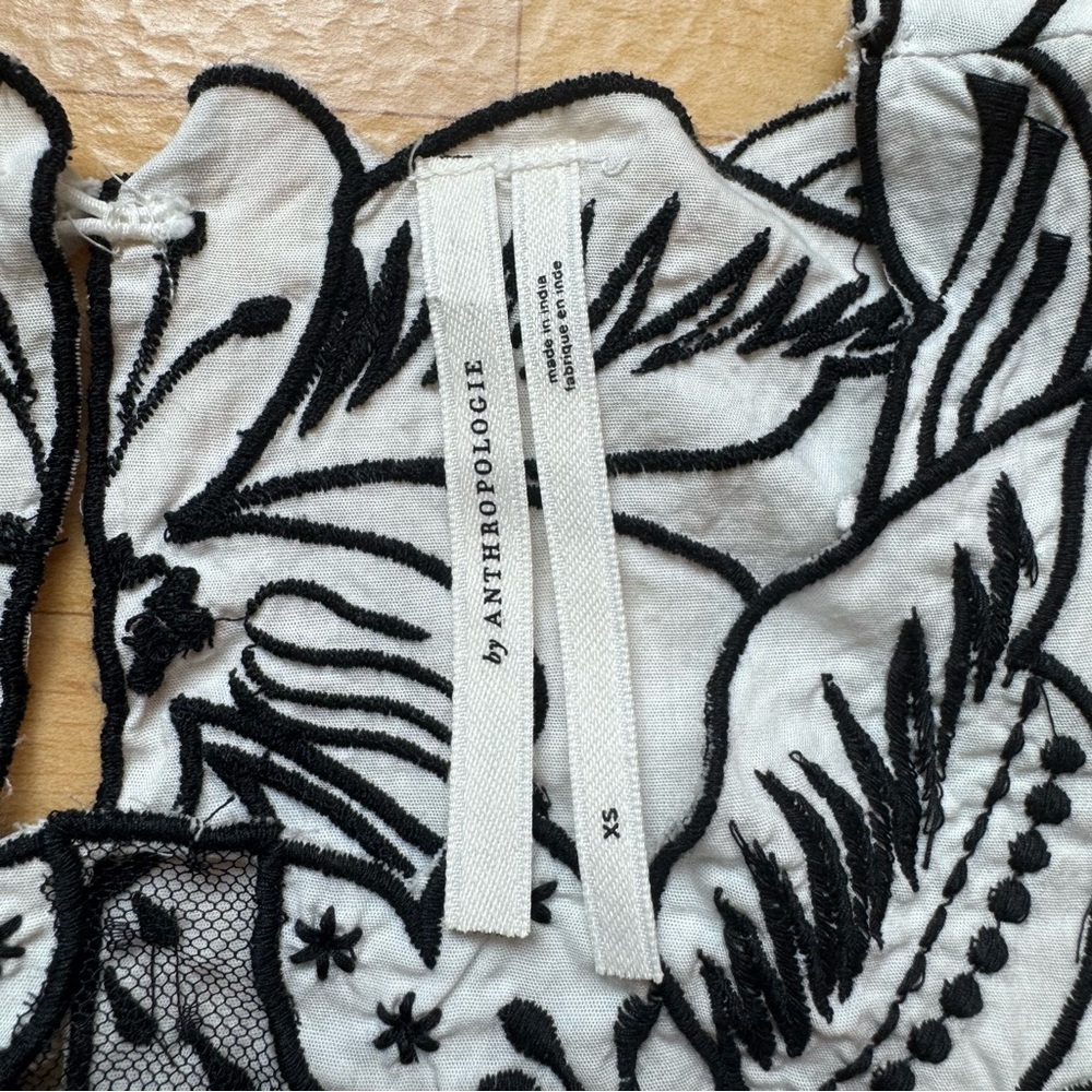 ❗️SOLD❗️100% Cotton Anthropologie White & Black Lace Mesh Floral Blouse - Picture 3 of 6